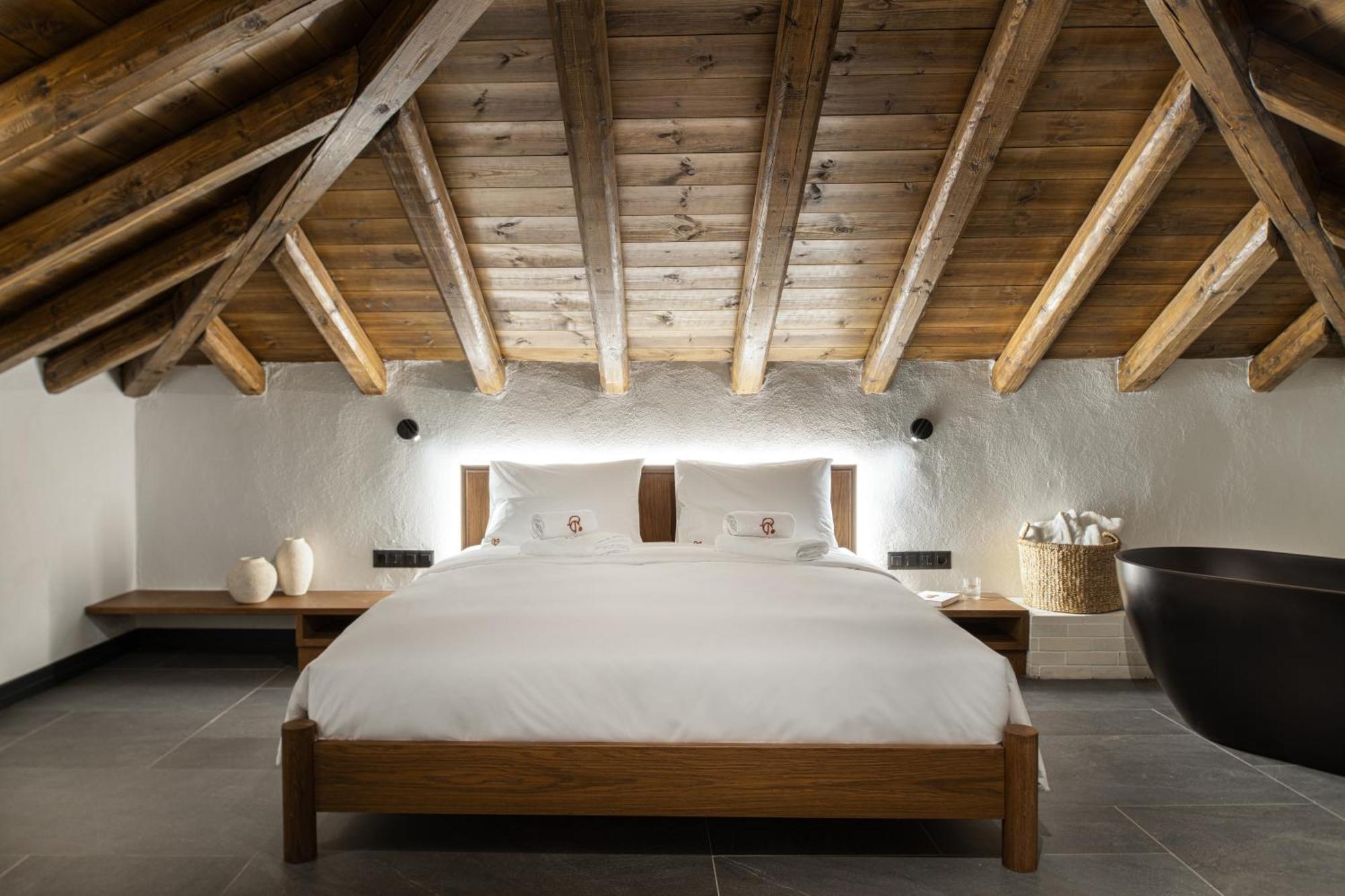 Unedo All Seasons Boutique Hotel Palaios Panteleimonas Exterior photo